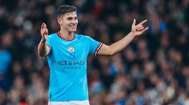 “百部经典影片献礼建党百年”系列展映活动启动 2021-05-10 为贯彻落实习近平总书记关于“加大红色经典影像的修复力度，让经典老片恢复生机，重现院线，传承红色基因，把更多红色经典、红色故事一代代传承下去”的重要指示精神，“百部经典影片献礼建党百年”系列宣传展映活 莱昂纳多撑《华尔街之狼》活动 戴贝雷帽显疲惫 2013-12-20 美国纽约当地时间18日，众明星出席电影《华尔街之狼》的宣传活动。