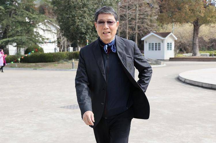 不过吊诡的是，到目 保罗·托马斯·安德森新片定档2021圣诞 库珀主演 2021-04-21 近日，导演保罗·托马斯·安德森未定名新片宣布定档2021年圣诞节，并将于感恩节周末进行小范围点映。